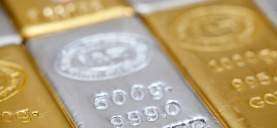 <strong>The Gold to Silver Ratio Explained: A Guide for Investors</strong>